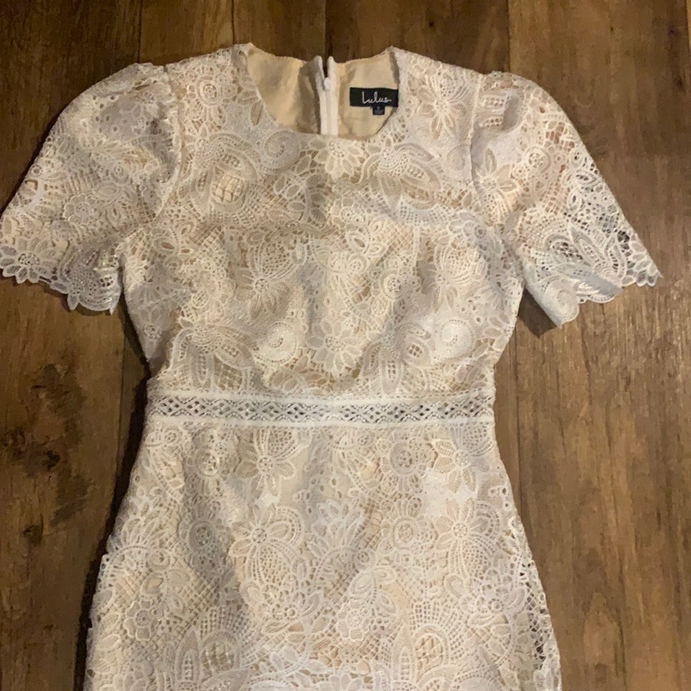 Lulus lace midi dress size 6